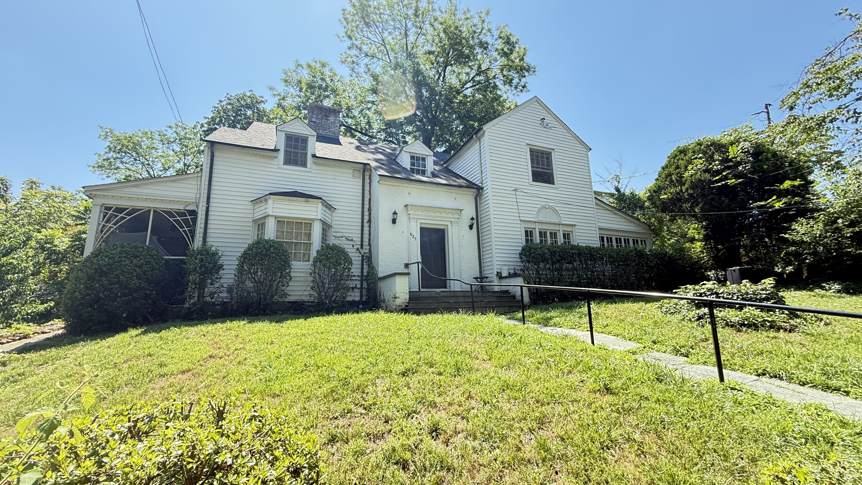 625 Preston Place